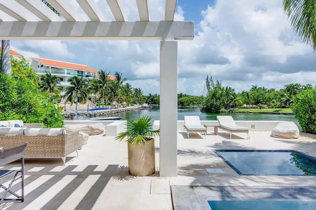 Dream House With Private Deck In Puerto Aventuras Villa