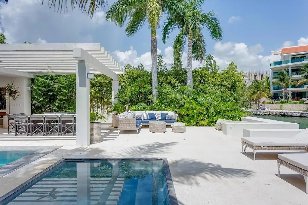 Dream House With Private Deck In Puerto Aventuras Villa